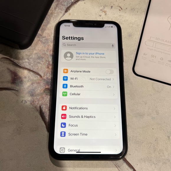 Apple iPhone XR Factory Unlocked 64 GB Black & Gold Mirror Back Glass - Picture 6 of 10